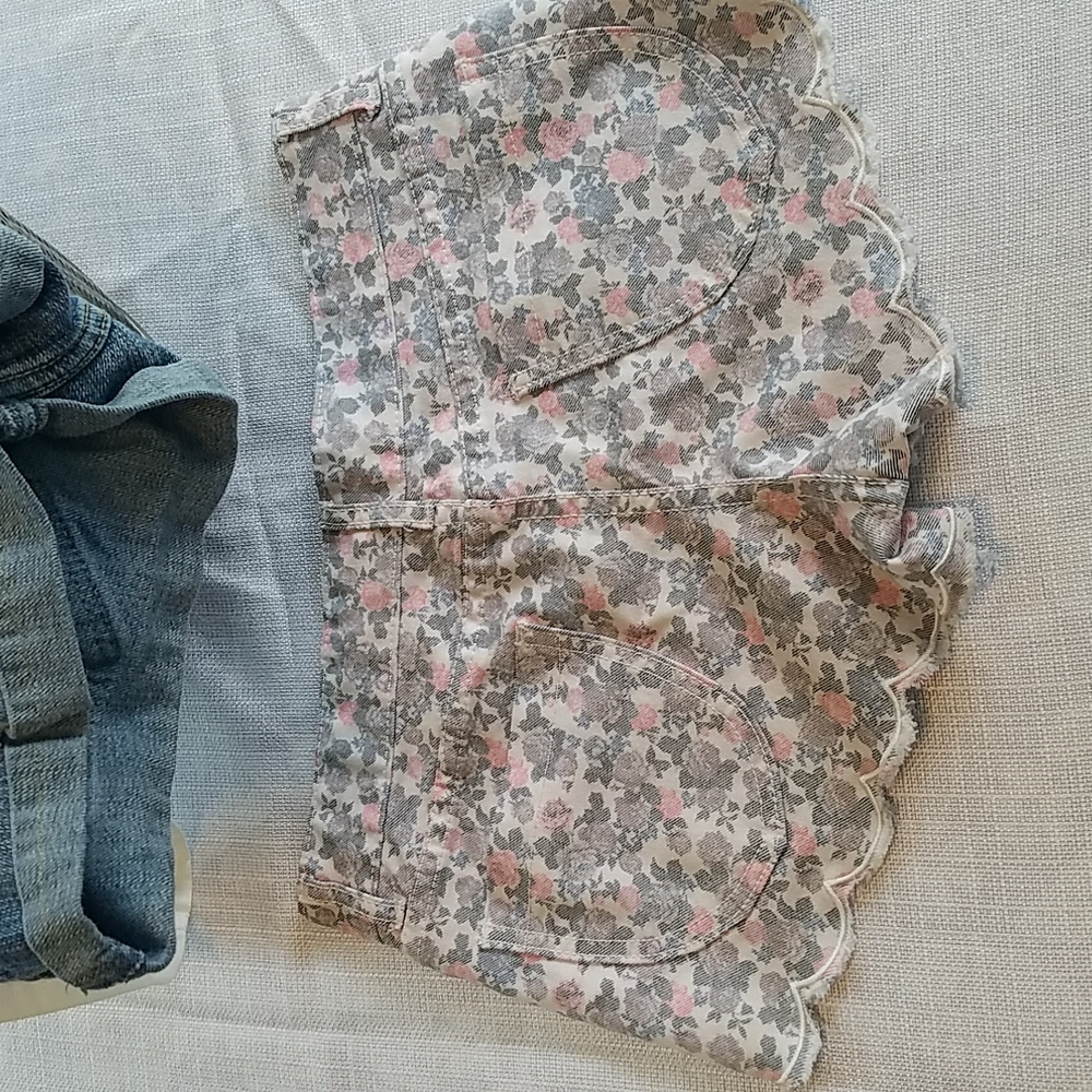 The Soso foral print shorts